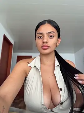 AnaaFaith  online show from April 10, 6:45 pm