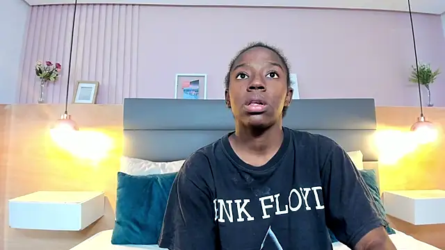  emma willliams  online show from October 28, 2:20 pm