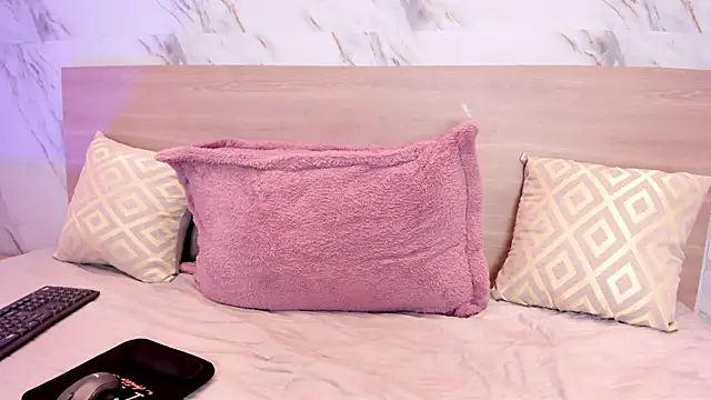 sofiagomez   online show from December 13, 7:53 pm