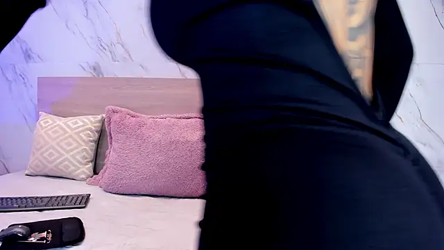 sofiagomez   online show from January 10, 5:58 pm