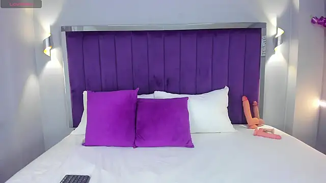 ElaraDusk online show from October 10, 4:44 am