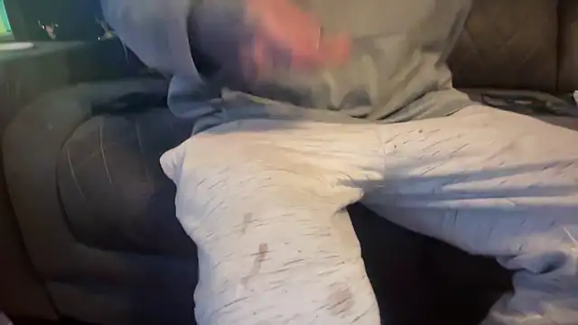 Snapshot of VeeJay48826 chatting on September 17, 11:34 am VeeJay48826 online show from September 17, 11:34 am