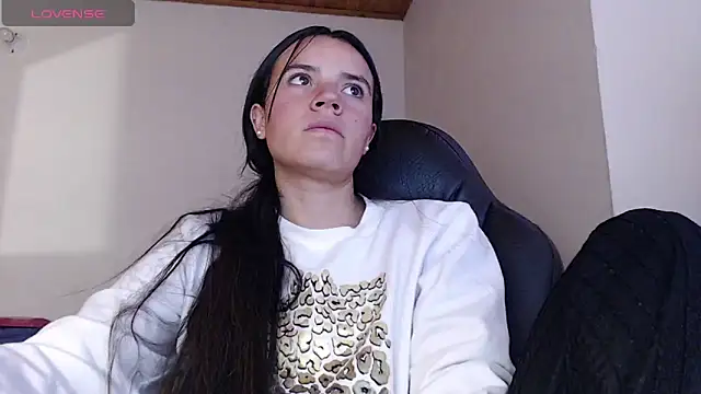 Skylar Serenity online show from November 27, 6:54 pm