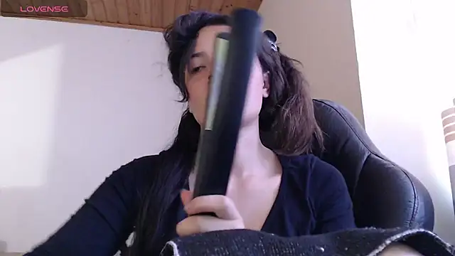 Skylar Serenity online show from December 1, 6:35 pm