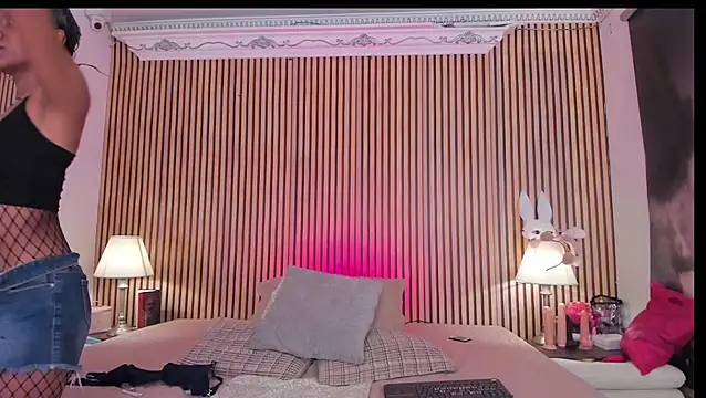 keeyla stone online show from January 8, 7:10 am