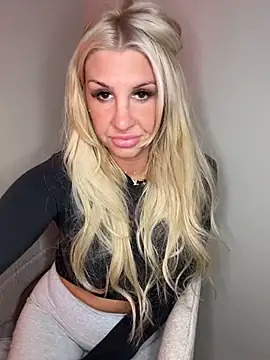 Snapshot of kimmyxxx69 chatting on October 26, 6:47 pm kimmyxxx69 online show from October 26, 6:47 pm