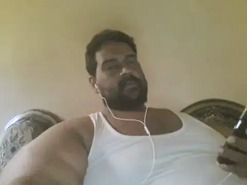 Snapshot of elpoop7305 chatting on July 24, 10:57 am elpoop7305 online show from July 24, 10:57 am