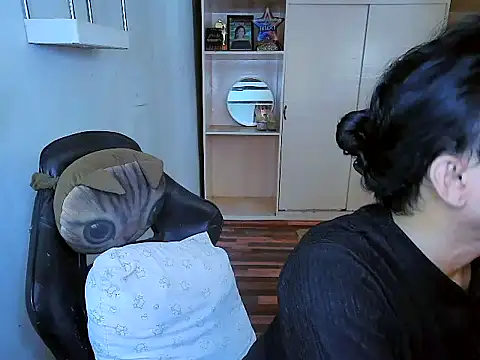 YourNikkieXxx online show from November 22, 2:32 am