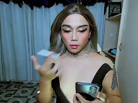 YourNikkieXxx online show from January 13, 8:36 pm