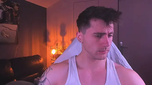 Oscar Miller  online show from October 11, 9:24 pm