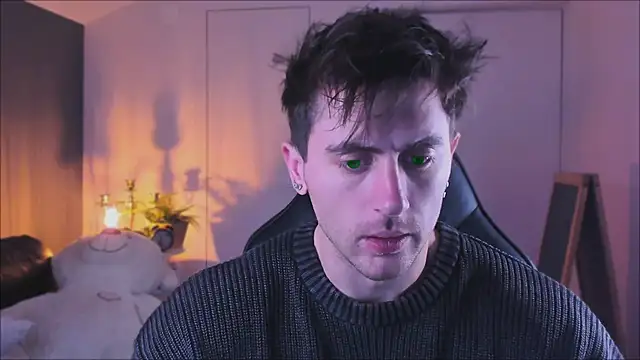 Oscar Miller  online show from November 8, 8:40 pm