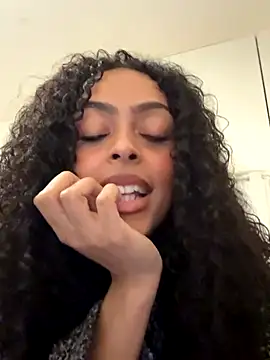 yasmingarcia online show from November 2, 9:17 pm