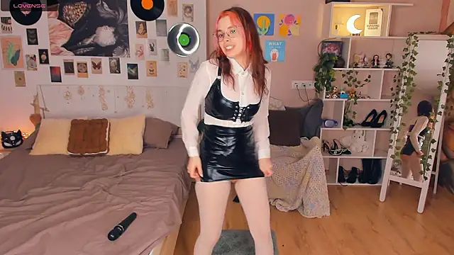 VedaSchulz online show from February 7, 6:11 pm