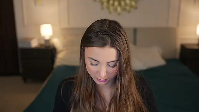 Snapshot of Luna_secretgirl chatting on December 16, 8:19 am Luna secretgirl online show from December 16, 8:19 am