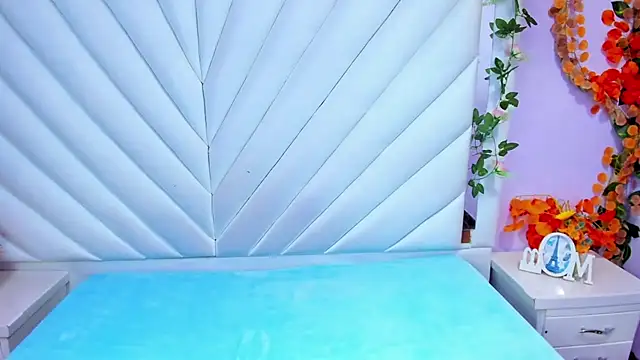  Luna Bennett online show from October 14, 12:50 pm