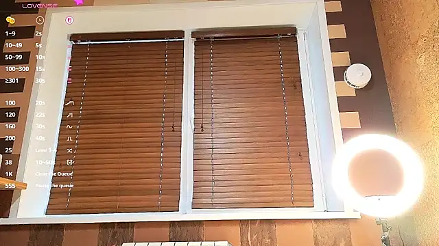 Snapshot of MaryOne__ chatting on November 12, 5:30 am MaryOne online show from November 12, 5:30 am