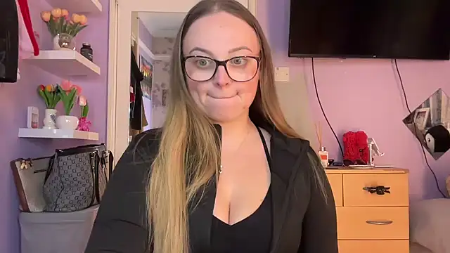 SexySashaxox online show from June 1, 8:21 pm