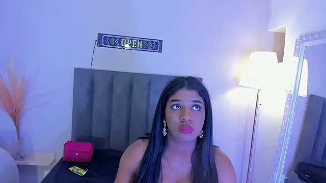 KendraChavez  online show from February 3, 9:31 pm