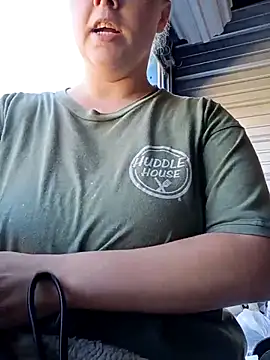 Snapshot of countrymomma chatting on October 15, 1:44 pm countrymomma online show from October 15, 1:44 pm