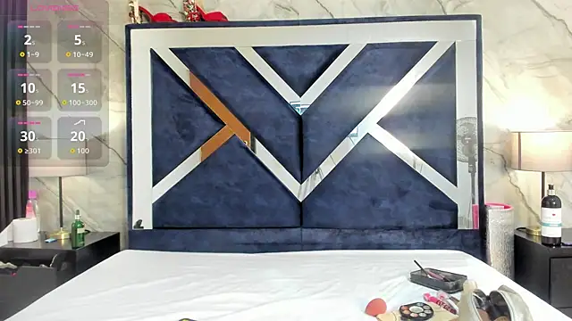 Snapshot of VioletRose_as chatting on October 7, 3:31 pm VioletRose as online show from October 7, 3:31 pm