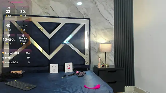 Snapshot of VioletRose_as chatting on October 10, 7:18 am VioletRose as online show from October 10, 7:18 am