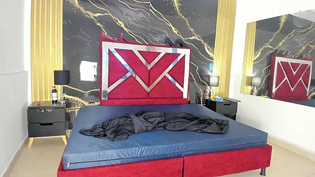 Snapshot of VioletRose_as chatting on October 29, 7:37 pm VioletRose as online show from October 29, 7:37 pm