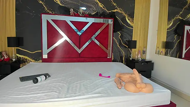 Snapshot of VioletRose_as chatting on November 4, 9:36 pm VioletRose as online show from November 4, 9:36 pm