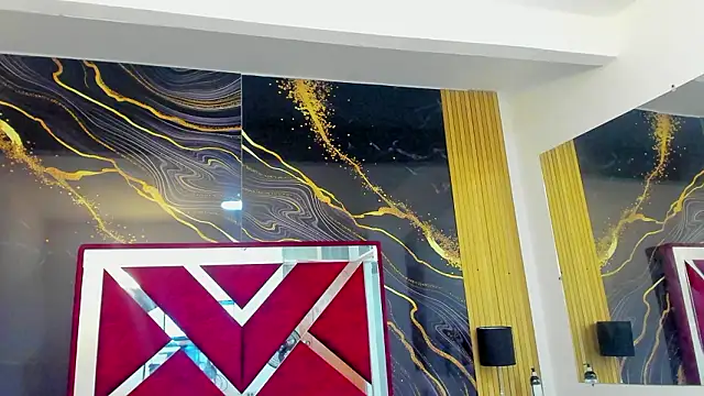 Snapshot of VioletRose_as chatting on February 6, 7:28 pm VioletRose as online show from February 6, 7:28 pm