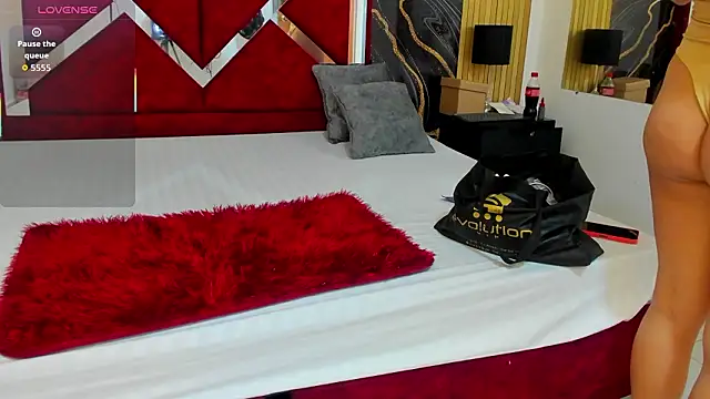 Snapshot of VioletRose_as chatting on February 17, 8:15 pm VioletRose as online show from February 17, 8:15 pm