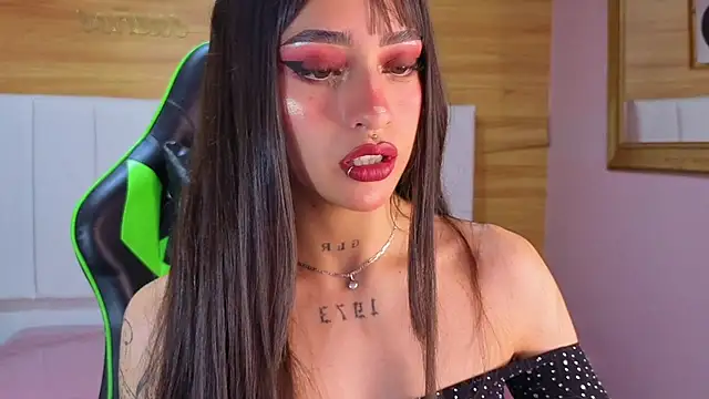 Abril Velvet a  online show from January 14, 12:33 pm