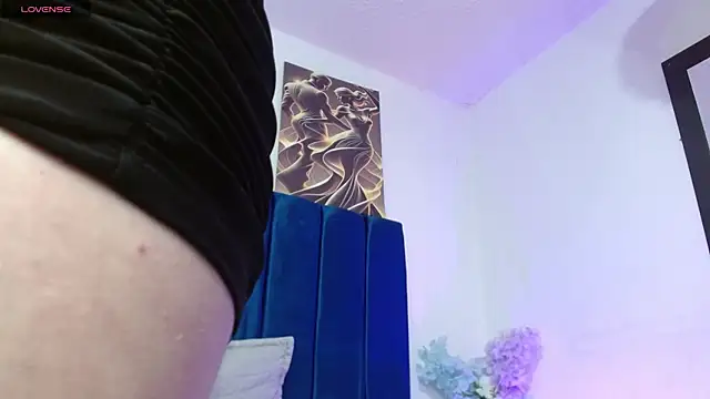 Snapshot of Annie_switt chatting on March 2, 4:14 am Annie switt online show from March 2, 4:14 am