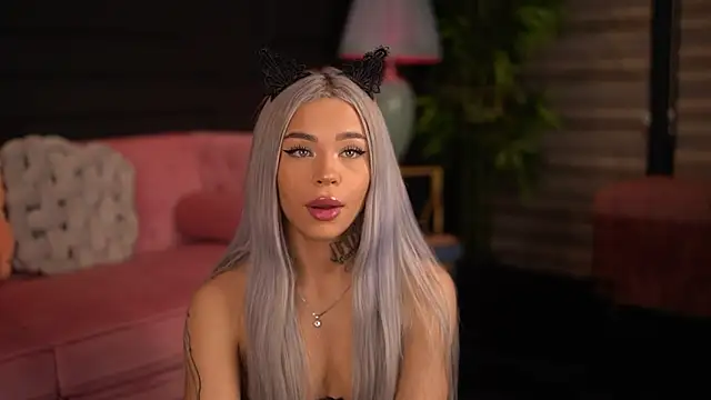 NickyBenz online show from October 31, 6:53 pm