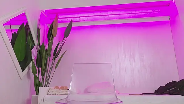 KaseyQuinn  online show from March 24, 9:20 pm