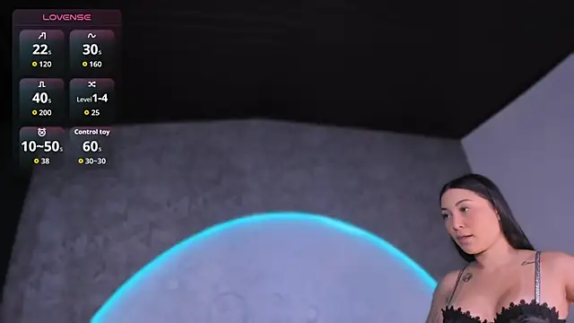 Snapshot of ReinaChloe chatting on March 3, 4:13 pm ReinaChloe online show from March 3, 4:13 pm