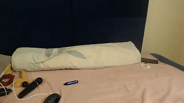 Snapshot of Sexy-Momo chatting on September 22, 5:37 pm Sexy-Momo online show from September 22, 5:37 pm
