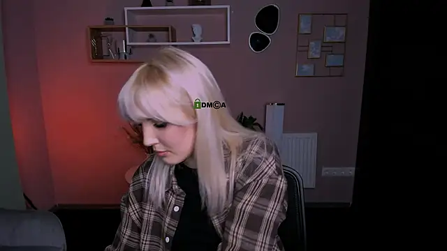 Snapshot of marta_smith chatting on October 23, 7:34 pm marta smith online show from October 23, 7:34 pm