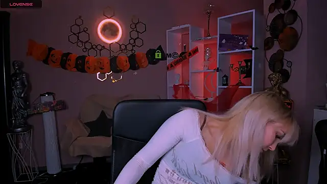 Snapshot of marta_smith chatting on October 27, 8:02 pm marta smith online show from October 27, 8:02 pm