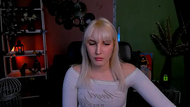 Snapshot of marta_smith chatting on November 17, 9:42 pm marta smith online show from November 17, 9:42 pm