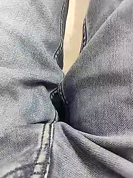 themasklover online show from April 7, 9:32 am