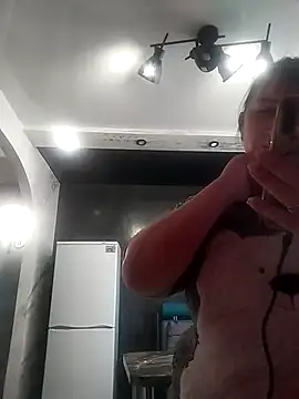 Snapshot of Funny_Karina chatting on February 6, 9:34 am Funny Karina online show from February 6, 9:34 am