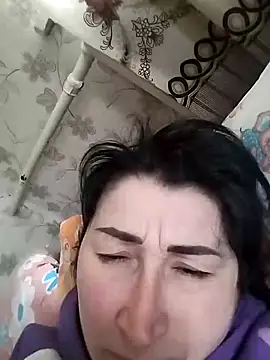 Snapshot of Funny_Karina chatting on April 11, 5:12 am Funny Karina online show from April 11, 5:12 am