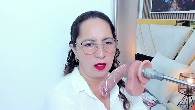 Luna Naughty1 online show from January 16, 7:29 pm