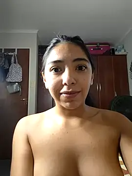 missapril0101 online show from April 3, 5:22 pm