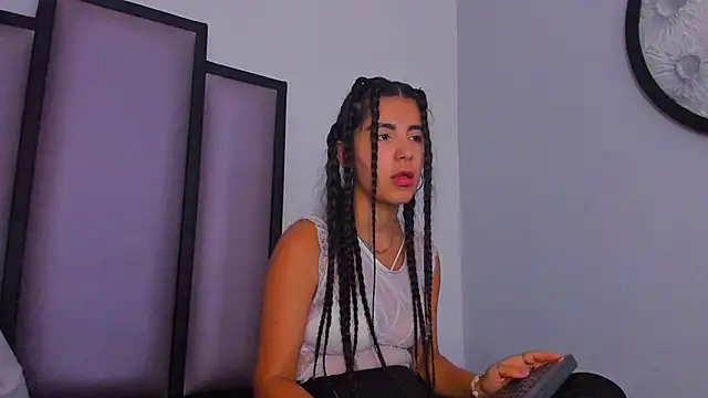 Lucy-23 online show from December 19, 5:25 am