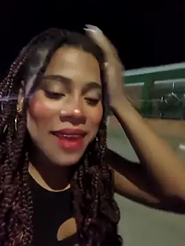 Snapshot of Mia-sensual chatting on October 9, 4:32 am Mia-sensual online show from October 9, 4:32 am