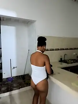 Snapshot of Mia-sensual chatting on November 1, 1:51 am Mia-sensual online show from November 1, 1:51 am