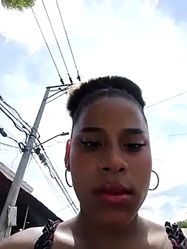 Snapshot of Mia-sensual chatting on November 2, 6:10 pm Mia-sensual online show from November 2, 6:10 pm