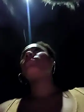 Snapshot of Mia-sensual chatting on November 22, 3:38 am Mia-sensual online show from November 22, 3:38 am