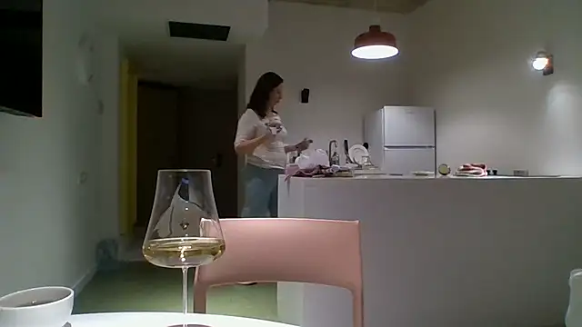 ALICAINWONDERLAND online show from October 17, 5:59 pm