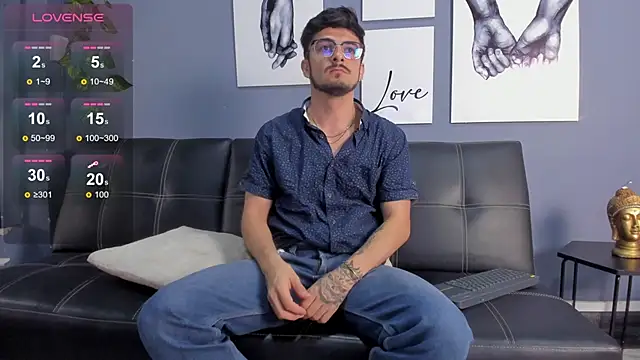 AaronFuentes7 online show from September 15, 7:25 pm